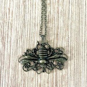 NWT, Antique Style Bee Pendant Necklace, Vintage Style